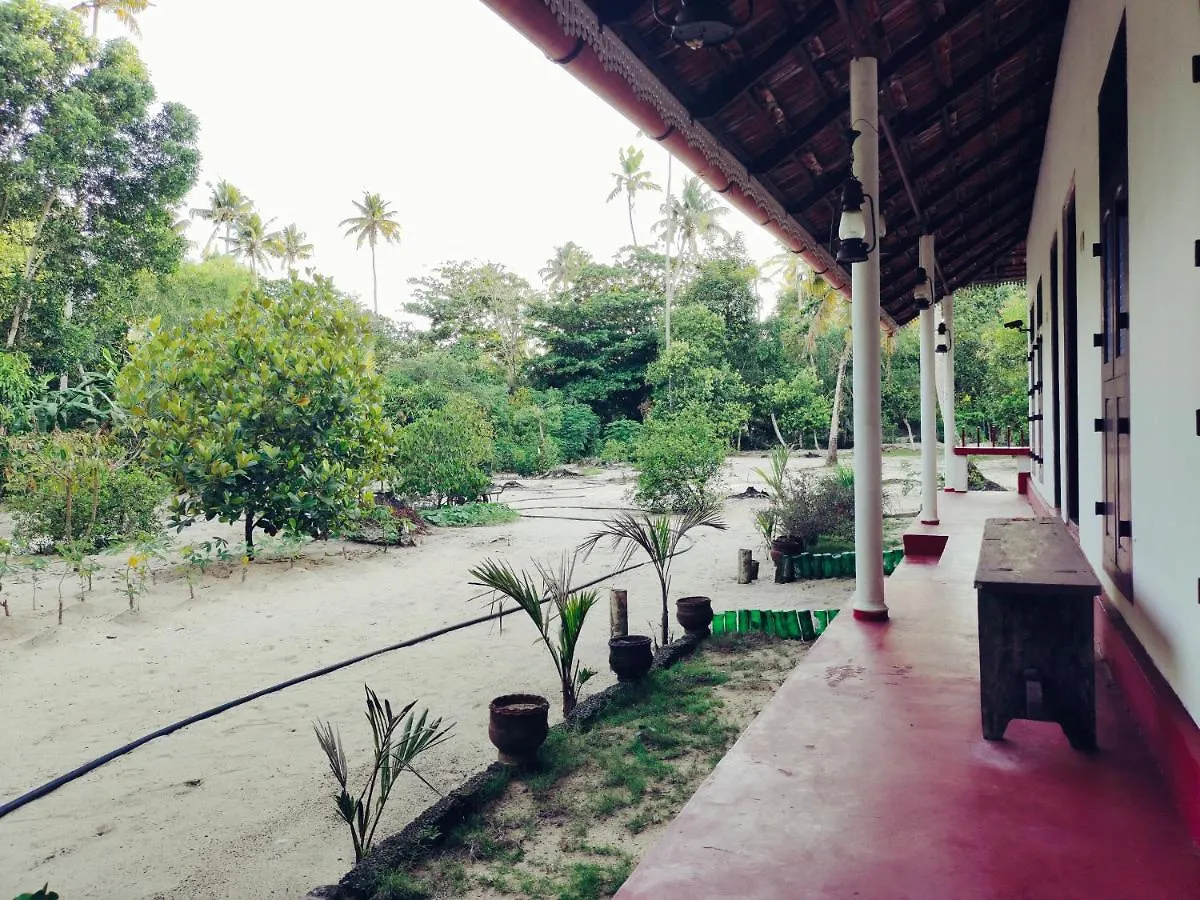 Achayans Homestay Mararikulam 2*,